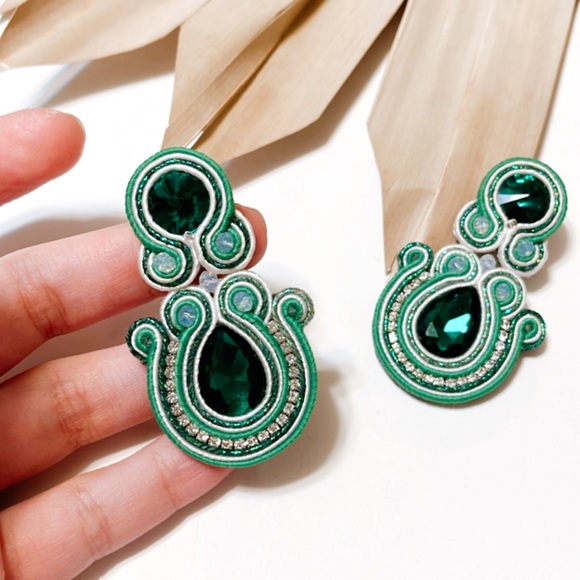 Anthropologie | Faux Diamond earrings | green | Costume Jewelry - Picture 2 of 5